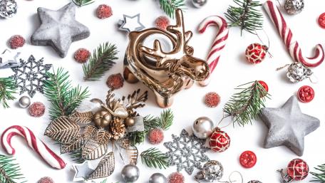 Festive Christmas Cheer Wallpaper wallpaper