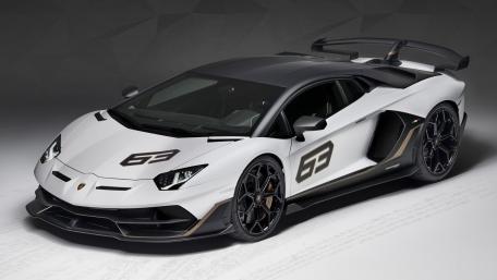 Sleek Lamborghini Aventador SVJ in Stunning White Design wallpaper