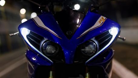 Powerful Yamaha Motorcycle Close-Up Design wallpaper