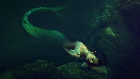 Enchanting Underwater Fantasy Scene wallpaper