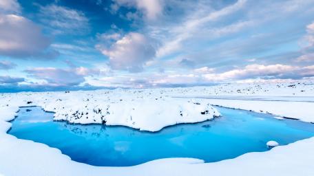 Blueish Iceland wallpaper