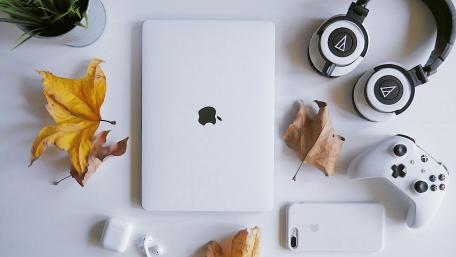 Modern Apple Tech Ensemble wallpaper