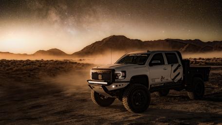Off-Road Adventure Under a Starry Sky wallpaper