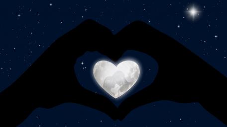 Hand heart wallpaper