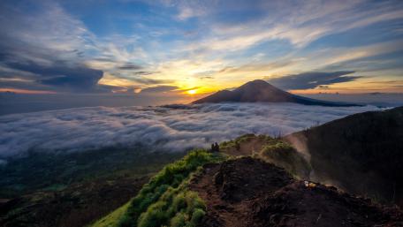 Mount Batur Sunrise Trekking wallpaper