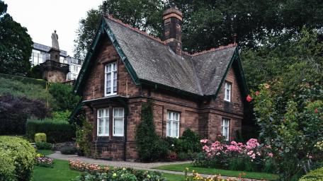 Charming Garden Cottage Tranquility wallpaper