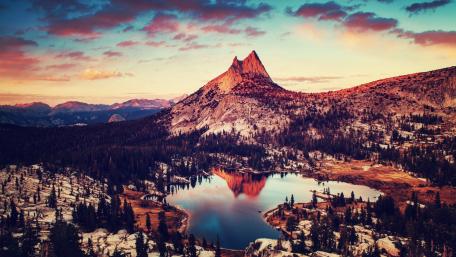 Upper Cathedral Lake, Yosemite National Park wallpaper