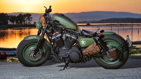 Harley-Davidson Vintage Beauty at Sunset wallpaper