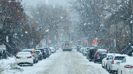 Winter Wonderland in the City Streets wallpaper