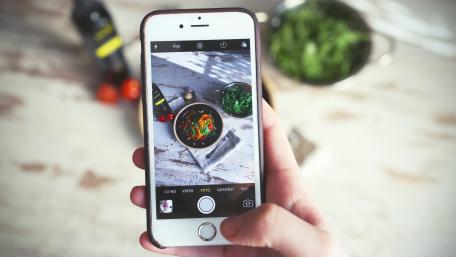 Capture Culinary Moments Vibrantly wallpaper