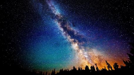 Majestic Milky Way Illuminating the Night Sky wallpaper