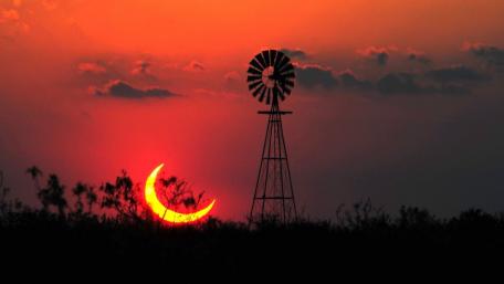 Wind Turbine at Dusk: A Texas Afterglow wallpaper