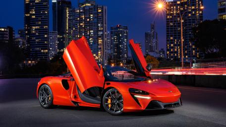 McLaren Artura Hybrid car wallpaper