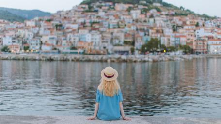 Serenity by the Waterfront with City Views wallpaper