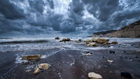 Dramatic Cloudy Seascape Wallpaper wallpaper