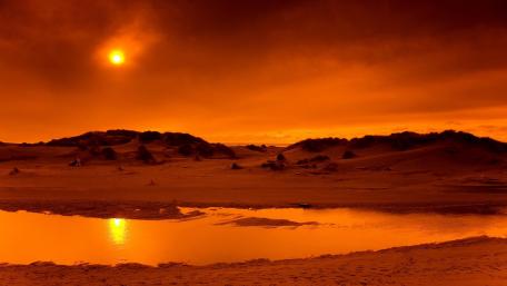 Golden Horizon at Dusk wallpaper