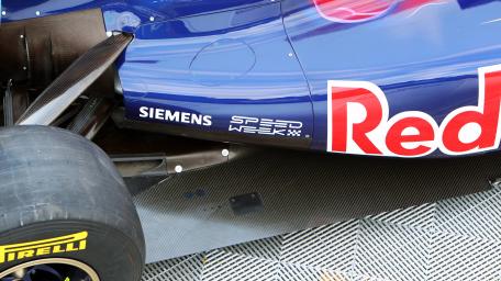 Dynamic Formula One Racing Car Wallpaper wallpaper