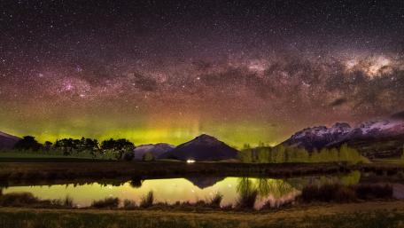 SOUTHERN LIGHTS wallpaper