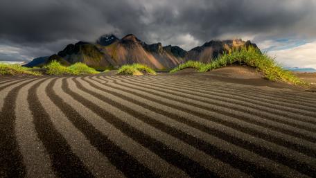 Vestrahorn Mountains wallpaper