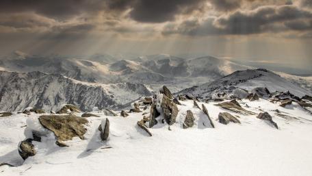 Majestic Winter Mountain Range Scene wallpaper