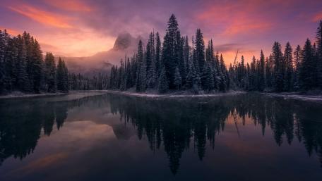 Emerald Lake wallpaper