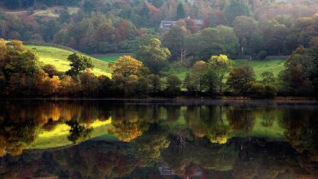 Autumn Serenity by the Lake wallpaper