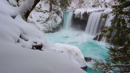 Winter Waterfall Serenity in Nature wallpaper