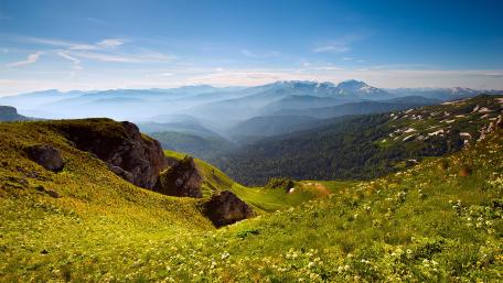 Majestic Mountain Serenity wallpaper