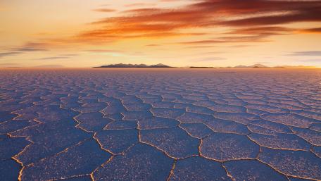 Uyuni Salt Flat, Bolivia wallpaper