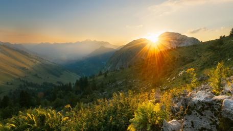 Majestic Sunrise Over the Alps wallpaper