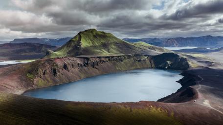 Majestic Mountain Lake View wallpaper