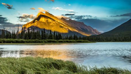 Mount Rundle reflected in Vermilion Lakes wallpaper