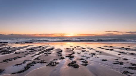 Serene Beach Sunset Wallpaper wallpaper