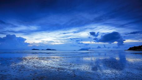 Serene Blue Hour by the Ocean wallpaper