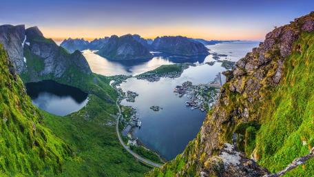 Reinebringen Viewpoint wallpaper