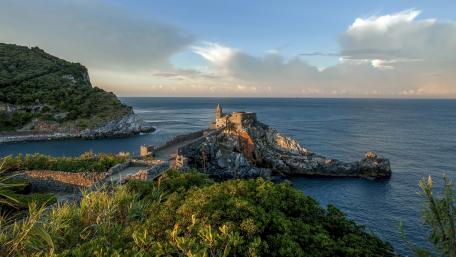 Chiesa San Pietro, Porto Venere wallpaper