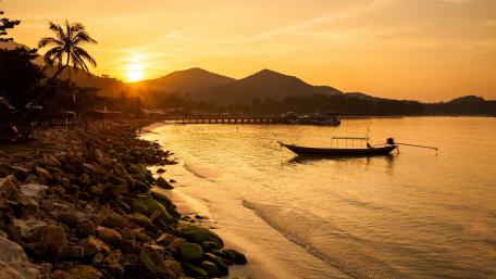 Boat in Ko Pha Ngan wallpaper