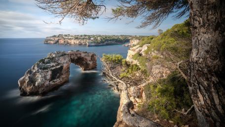 Natural rock arch, Es Pontas, on Majorca, Spain wallpaper