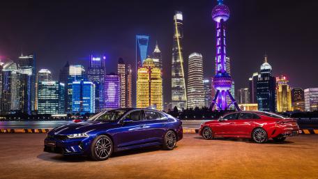 Nighttime Luxury in Shanghai's Skyline wallpaper