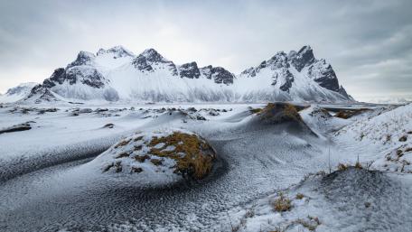 Vestrahorn Mountains (Iceland) wallpaper