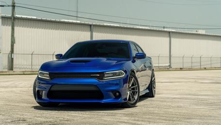 Sleek Blue Charger Wallpaper for Automotive Enthusiasts wallpaper