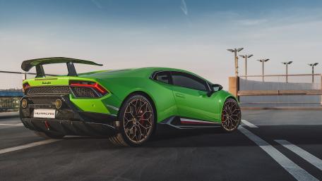 Vibrant Lamborghini Huracan Ready to Roar wallpaper