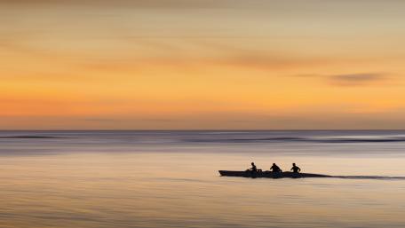 Serene Sunset on the Horizon wallpaper