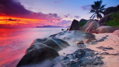 Breathtaking Sunset Over La Digue Beach wallpaper