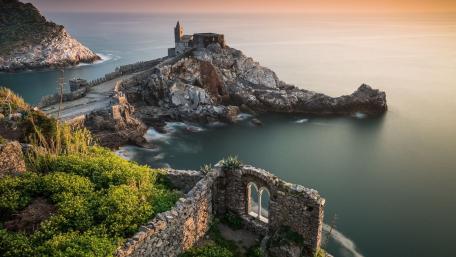 Chiesa San Pietro, Cinque Terre wallpaper