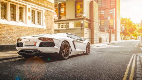 Sleek Elegance of a Lamborghini Aventador wallpaper