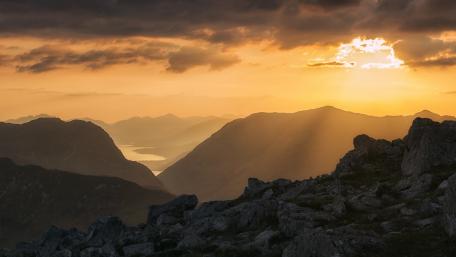 Majestic Mountain Sunset Wallpaper wallpaper