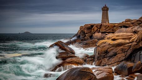 Phare de Men Ruz wallpaper
