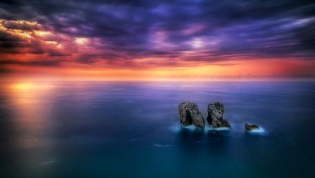 Vibrant Sunset Over Serene Sea Landscape wallpaper