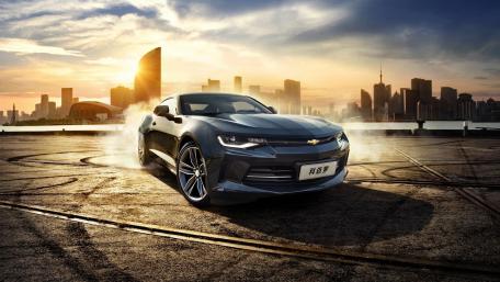 Dynamic Chevrolet Camaro at Sunset Drive wallpaper